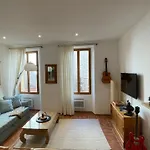 1 Bed Apartment With Private Courtyard